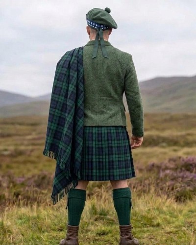 Black Watch Great Kilt – Traditional Feileadh Mor | 13oz Acrylic Wool Black Watch Great Kilt – Traditional Feileadh Mor | 13oz Acrylic Wool