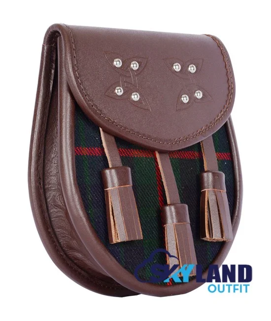Brown Leather Scottish Sporran with Clan Gunn Tartan Brown Leather Scottish Sporran with Clan Gunn Tartan