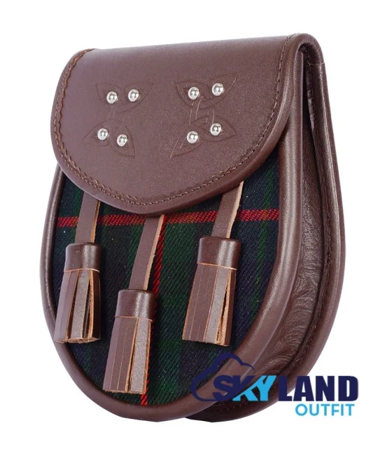 Brown Leather Scottish Sporran with Clan Gunn Tartan Brown Leather Scottish Sporran with Clan Gunn Tartan